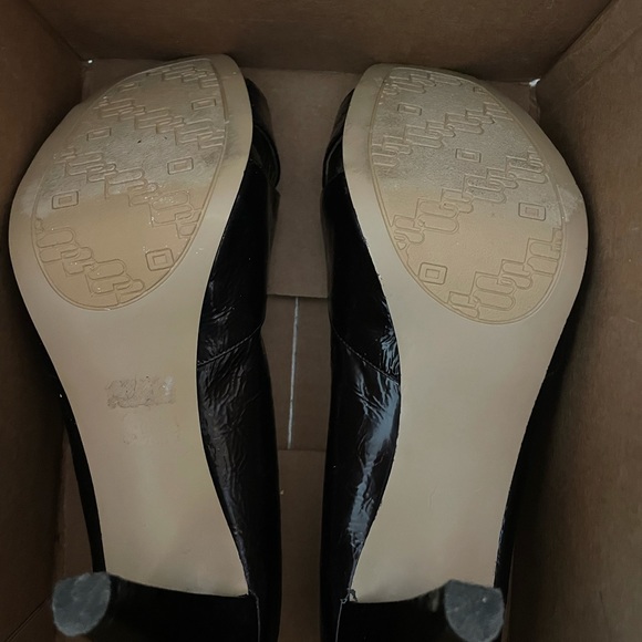 Bandolino Brown Leather High Heel Pumps, Open Toe, Size 7.5, EUC. - Picture 5 of 5